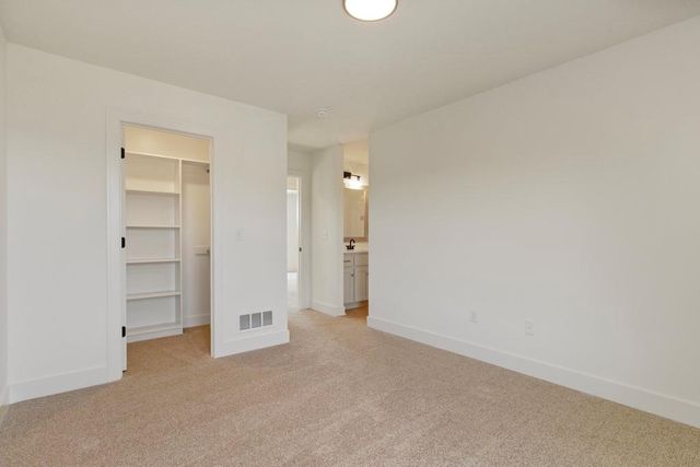 2609 NE Amanda Lane, Blue Springs, MO 64029