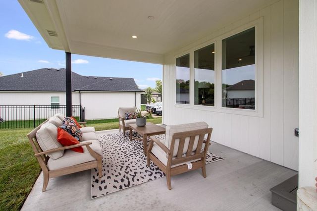 2609 NE Amanda Lane, Blue Springs, MO 64029