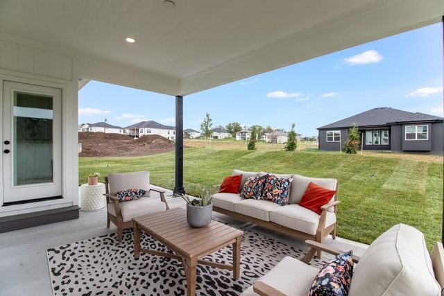 2609 NE Amanda Lane, Blue Springs, MO 64029
