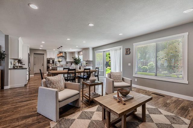 640 S Ridgemark Drive, Hollister, CA 95023