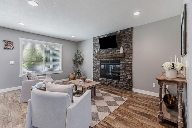 640 S Ridgemark Drive, Hollister, CA 95023