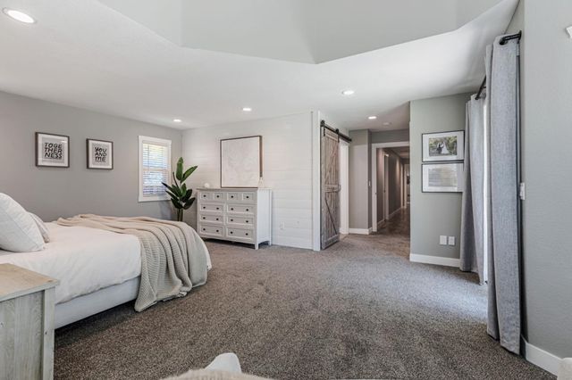 640 S Ridgemark Drive, Hollister, CA 95023