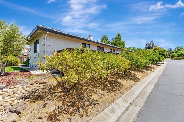 640 S Ridgemark Drive, Hollister, CA 95023