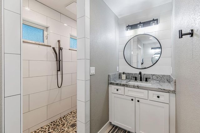 640 S Ridgemark Drive, Hollister, CA 95023