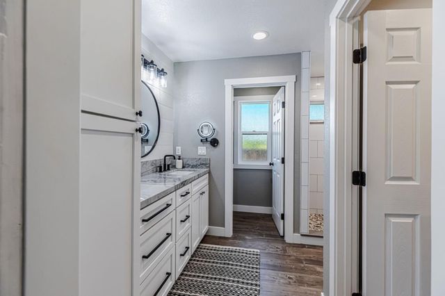 640 S Ridgemark Drive, Hollister, CA 95023