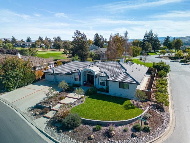 640 S Ridgemark Drive, Hollister, CA 95023