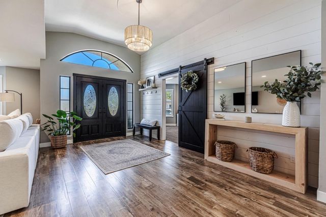 640 S Ridgemark Drive, Hollister, CA 95023