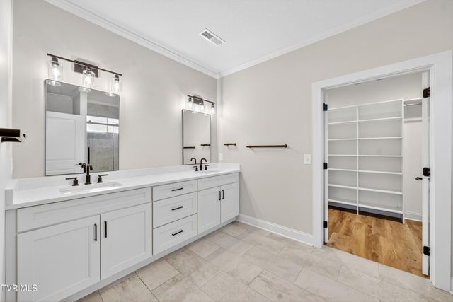 2064 Presley Crossing, Jonesborough, TN 37659