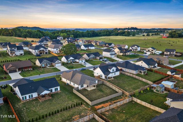 2064 Presley Crossing, Jonesborough, TN 37659