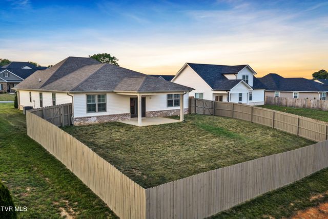 2064 Presley Crossing, Jonesborough, TN 37659