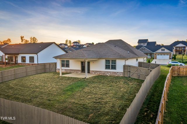 2064 Presley Crossing, Jonesborough, TN 37659