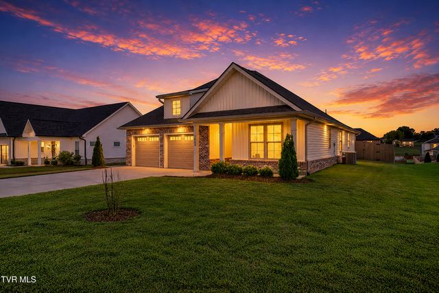 2064 Presley Crossing, Jonesborough, TN 37659