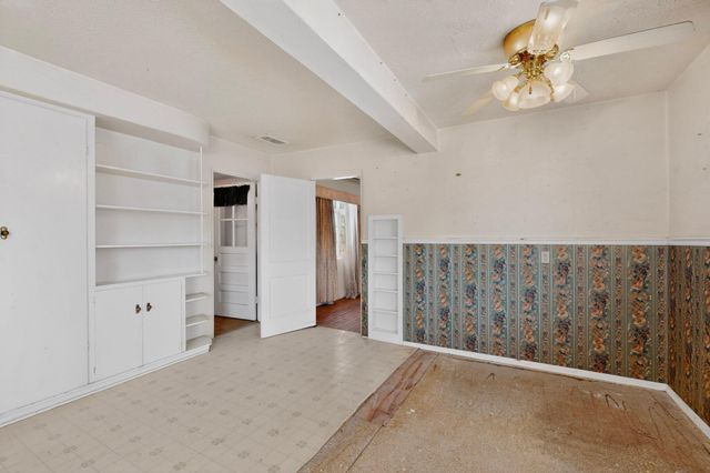 631 Vineyard Road NE, Albuquerque, NM 87113