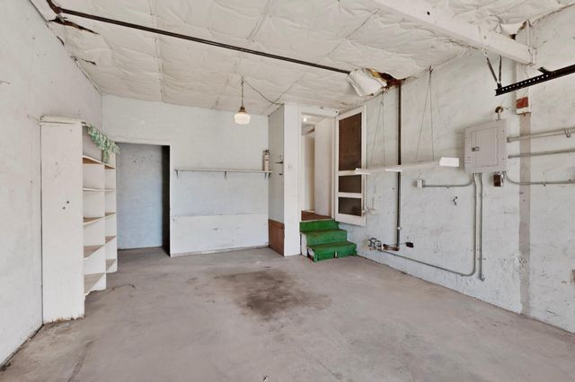 631 Vineyard Road NE, Albuquerque, NM 87113