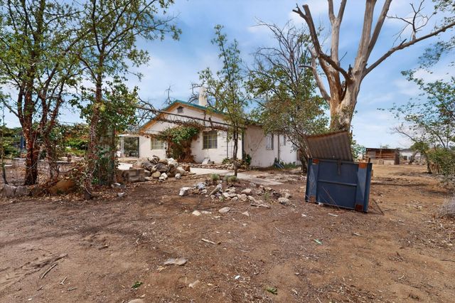 631 Vineyard Road NE, Albuquerque, NM 87113