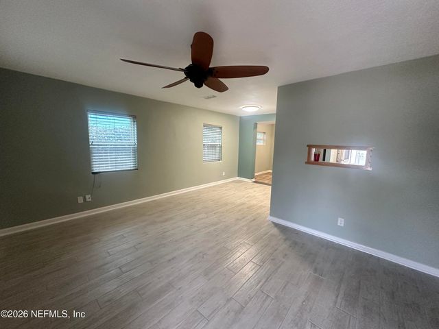 820 N 3RD Avenue N, Jacksonville Beach, FL 32250