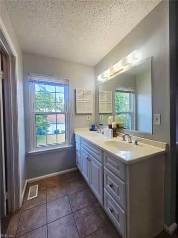 1261 Lord Dunmore DR, Virginia Beach, VA 23464