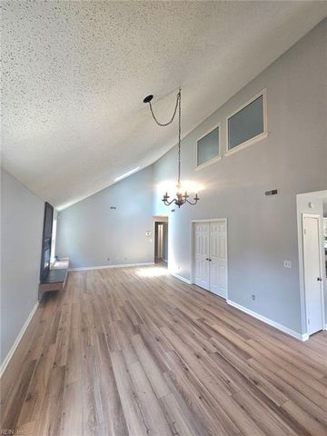 1261 Lord Dunmore DR, Virginia Beach, VA 23464