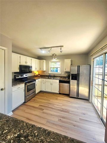 1261 Lord Dunmore DR, Virginia Beach, VA 23464