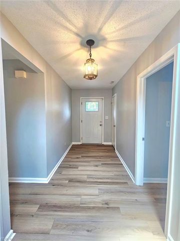 1261 Lord Dunmore DR, Virginia Beach, VA 23464