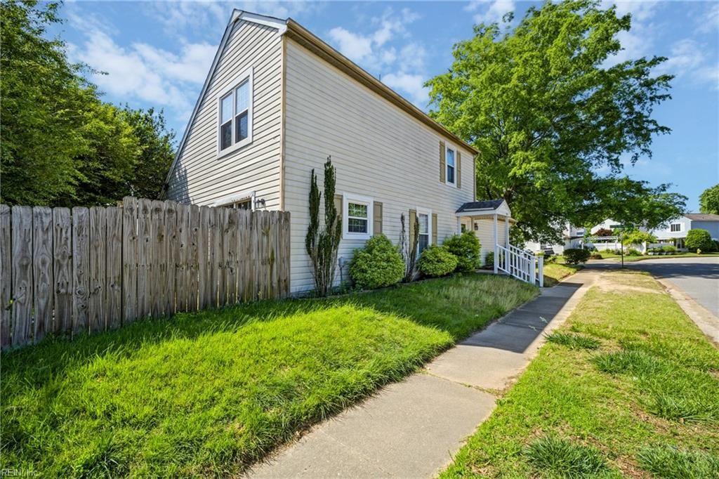 1261 Lord Dunmore DR, Virginia Beach, VA 23464