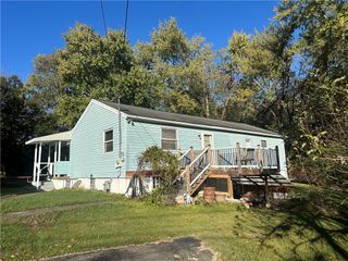 905 Terrace Dr, Latrobe, PA 15650