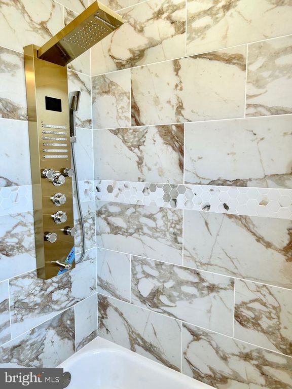 Image 16 of property listing at 3408 PARKLAWN AVE, Baltimore, MD 21213