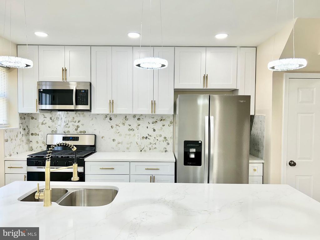 Image 8 of property listing at 3408 PARKLAWN AVE, Baltimore, MD 21213