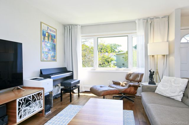 33 Ridge Road 1, Dobbs Ferry, NY 10522