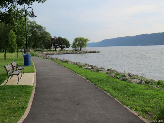 33 Ridge Road 1, Dobbs Ferry, NY 10522