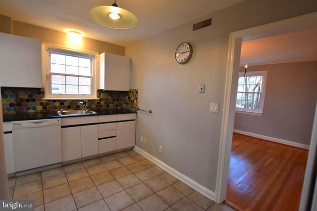 10118 CEDAR LN, Kensington, MD 20895
