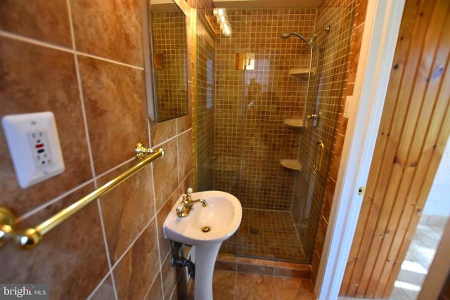 10118 CEDAR LN, Kensington, MD 20895