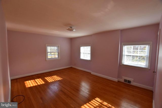 10118 CEDAR LN, Kensington, MD 20895
