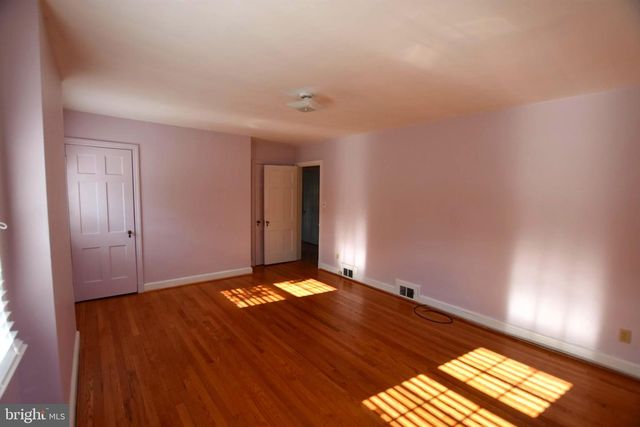 10118 CEDAR LN, Kensington, MD 20895