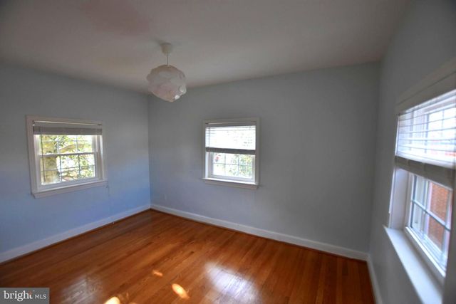 10118 CEDAR LN, Kensington, MD 20895