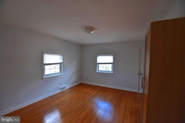 10118 CEDAR LN, Kensington, MD 20895