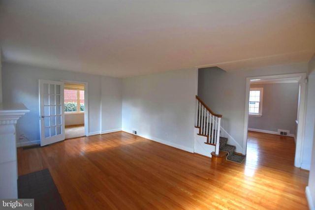 10118 CEDAR LN, Kensington, MD 20895