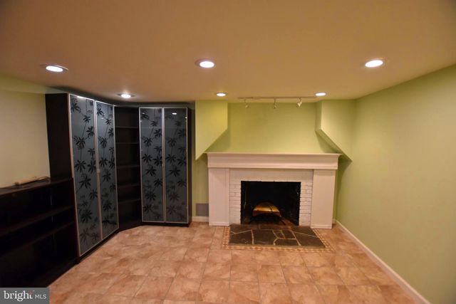 10118 CEDAR LN, Kensington, MD 20895