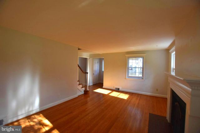 10118 CEDAR LN, Kensington, MD 20895