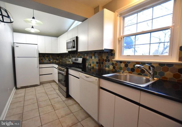 10118 CEDAR LN, Kensington, MD 20895