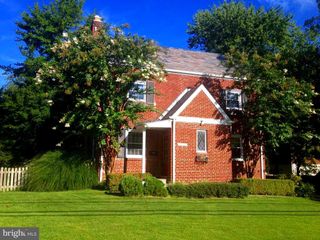 10118 CEDAR LN, Kensington, MD 20895