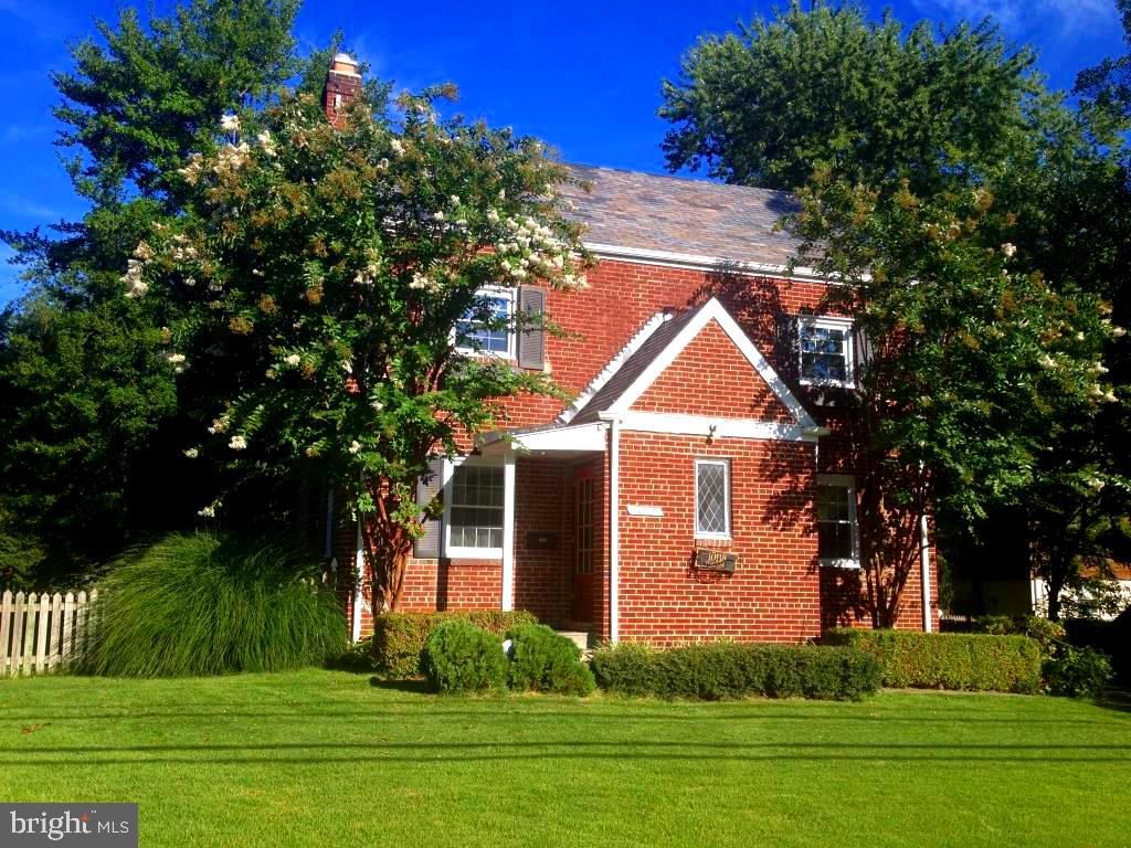 10118 CEDAR LN, Kensington, MD 20895