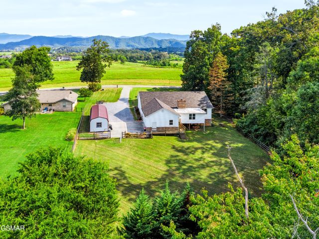 1511 Snapp Road, Sevierville, TN 37862