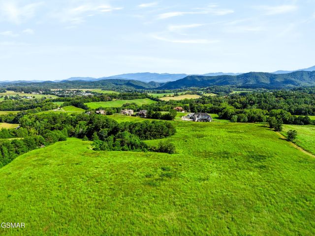 1511 Snapp Road, Sevierville, TN 37862