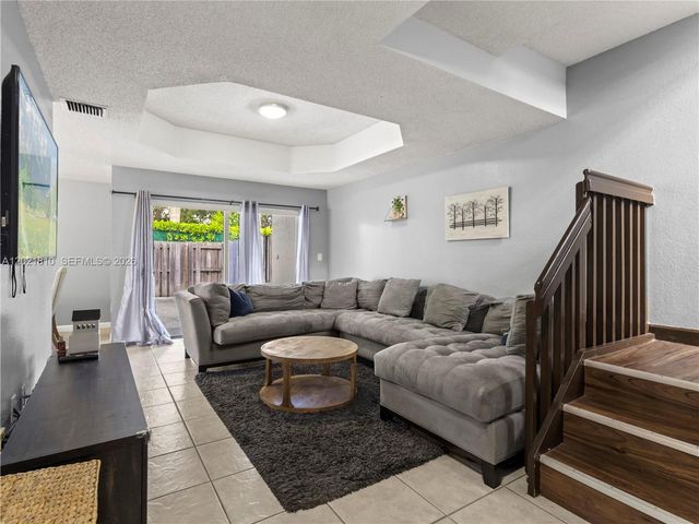 5033 NW 114th Ct, Doral, FL 33178