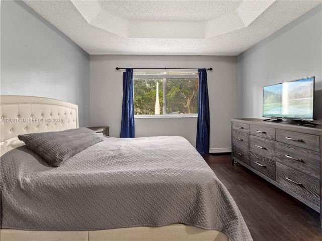 5033 NW 114th Ct, Doral, FL 33178