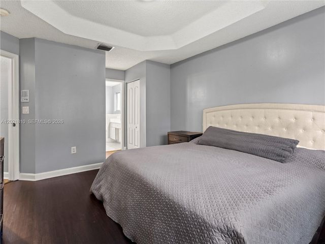 5033 NW 114th Ct, Doral, FL 33178