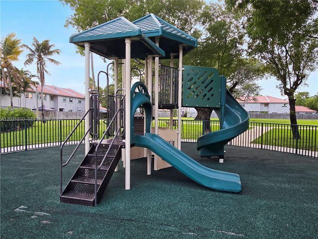 5033 NW 114th Ct, Doral, FL 33178