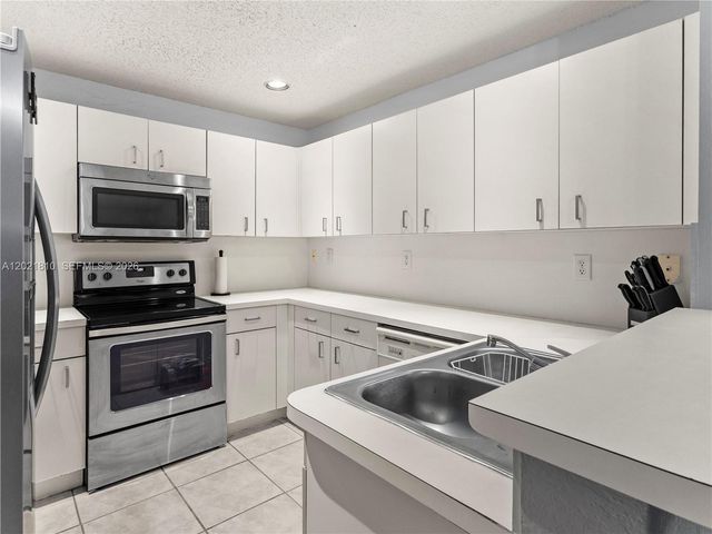 5033 NW 114th Ct, Doral, FL 33178