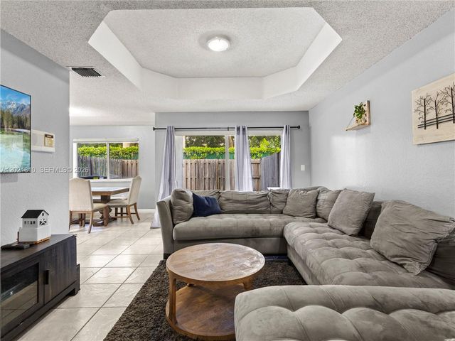 5033 NW 114th Ct, Doral, FL 33178